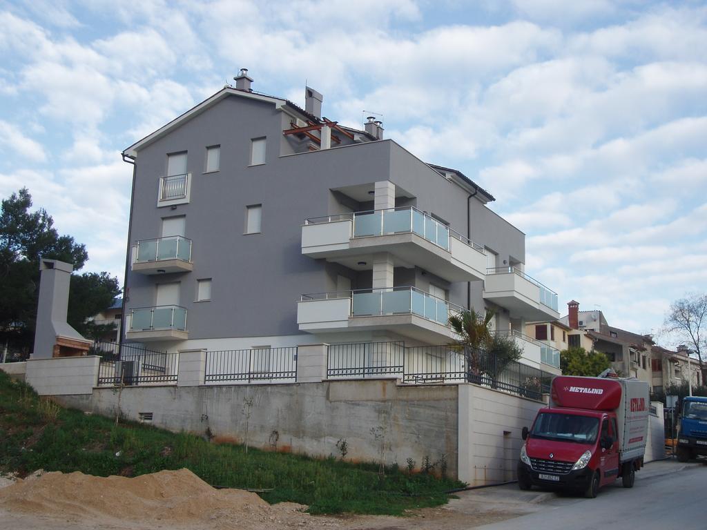 Villa Lumare - 100M From The Sea Pula Exterior photo